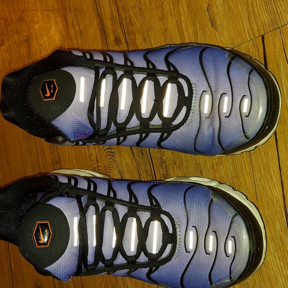 Nike tennis shoes